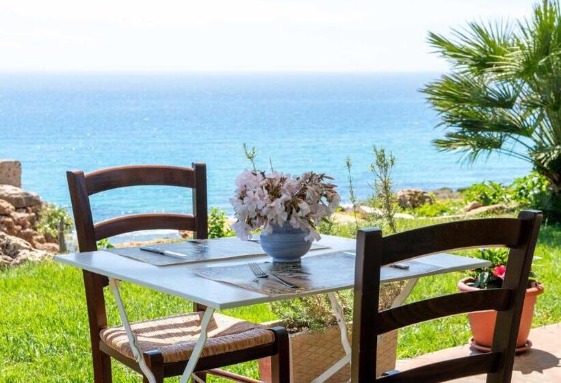 اتاق استاندارد با چشم‌انداز دریا, Maragani Beach Rooms & Breakfast