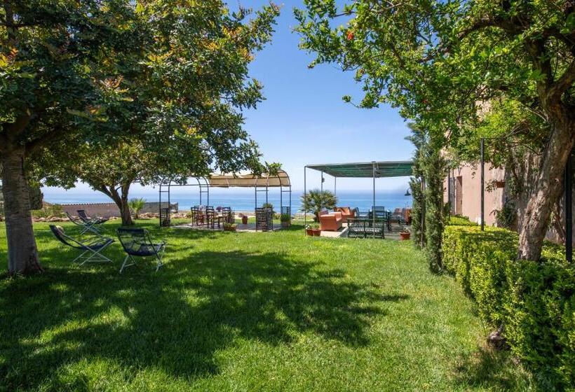 اتاق استاندارد با بالکن, Maragani Beach Rooms & Breakfast