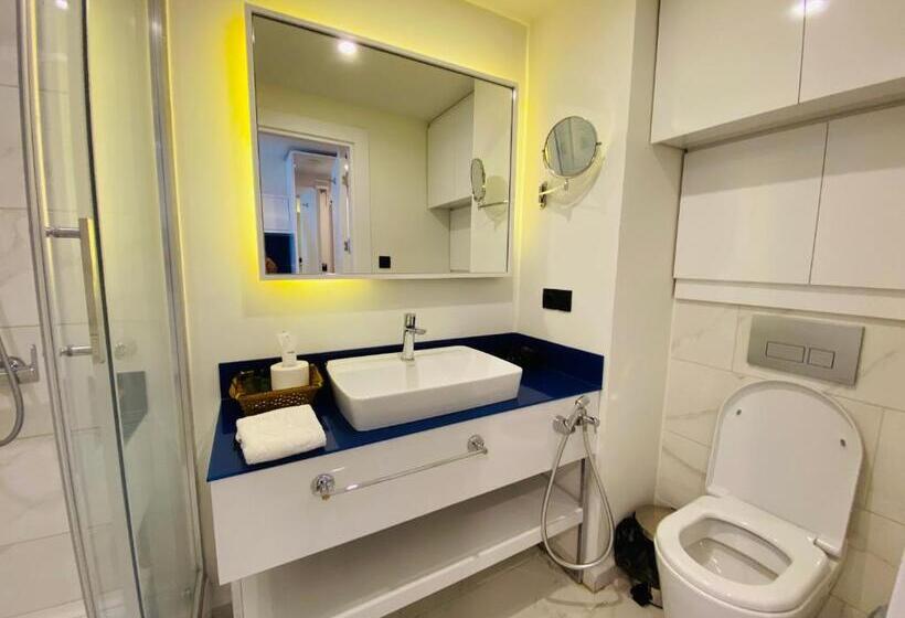 سوییت خانوادگی, Batumi Floor40