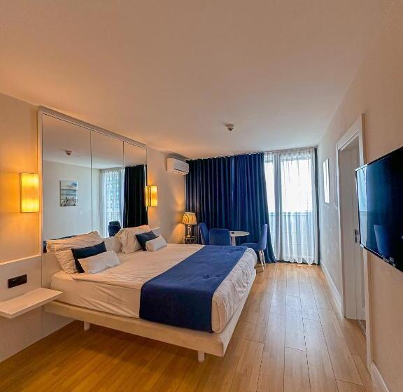 سوییت خانوادگی, Batumi Floor40