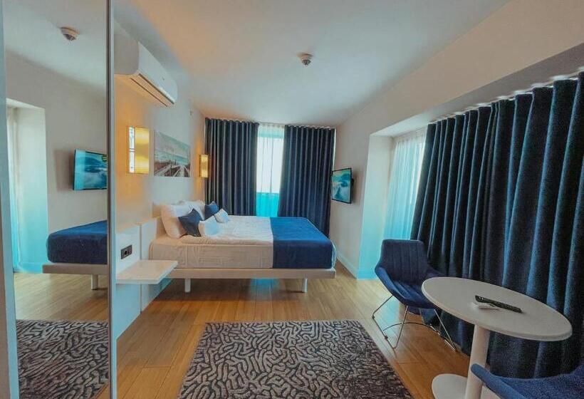 آپارتمان 1 خوابه با چشم‌انداز دریا, Batumi Floor40