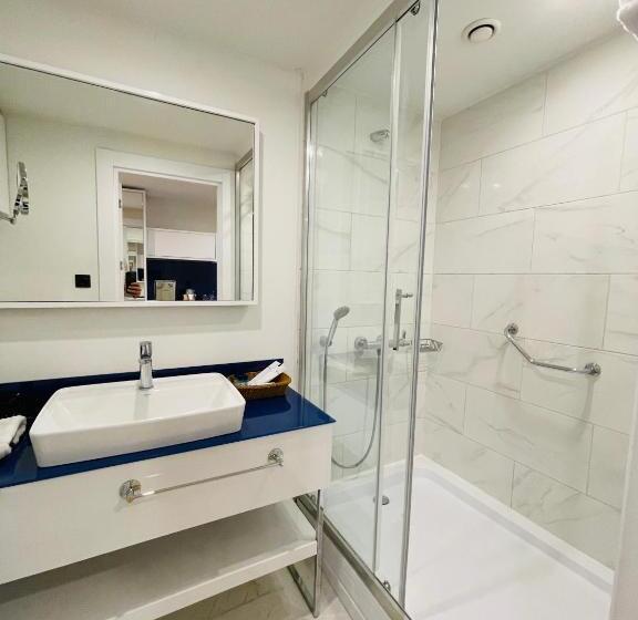 اتاق راحتی سه تخته, Batumi Floor40