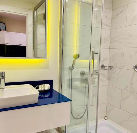 اتاق راحتی سه تخته, Batumi Floor40