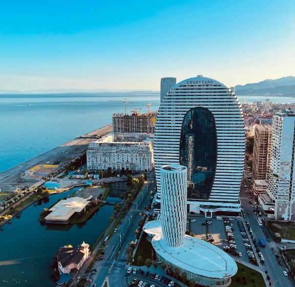 سوییت خانوادگی, Batumi Floor40