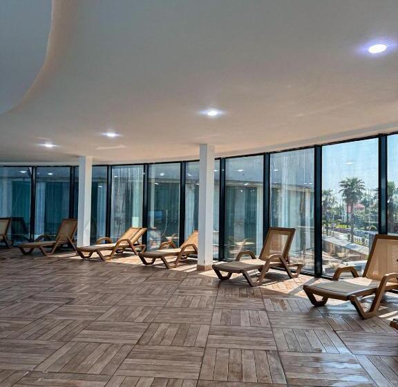 آپارتمان 1 خوابه با چشم‌انداز دریا, Batumi Floor40