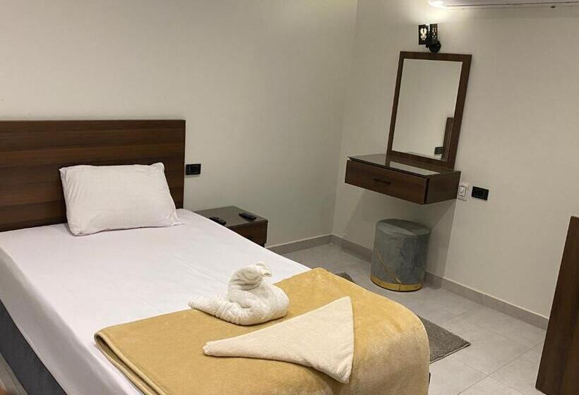 اتاق استاندارد با چشمانداز کوهستان, Sphinx And Pyramids Inn