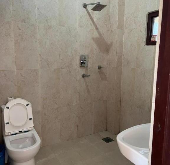 اتاق استاندارد با بالکن, Sauraha Bnb