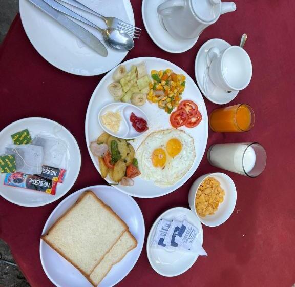 اتاق لوکس با بالکن, Sauraha Bnb