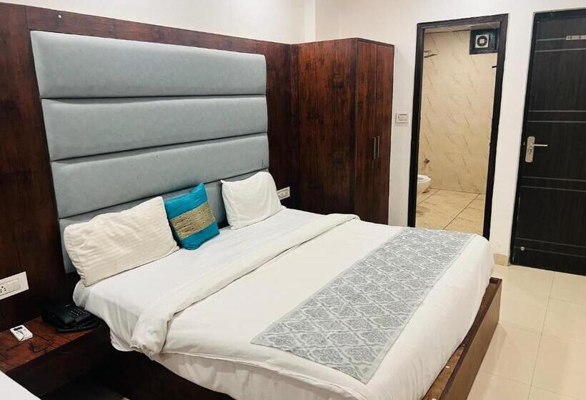 اتاق سوپریور, Tej View Near Igi Airport T3