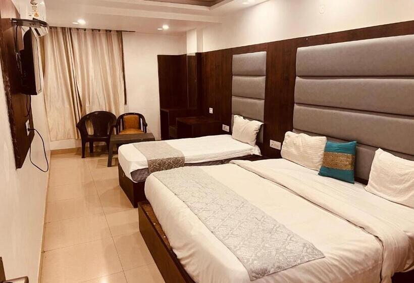 اتاق سوپریور, Tej View Near Igi Airport T3