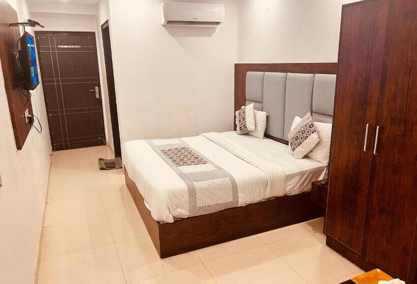 اتاق سوپریور, Tej View Near Igi Airport T3