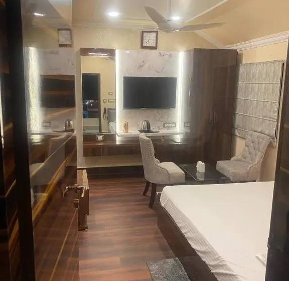 Deluxe-huone King-vuode, New Mouchak Hotel & Resorts