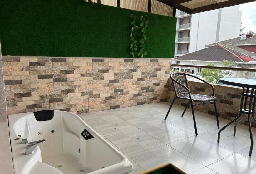 اتاق استاندارد با تخت بزرگ, Kent Hotel & Restaurant Kent Beach