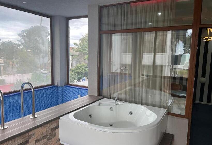 سوییت با استخر, Kent Hotel & Restaurant Kent Beach