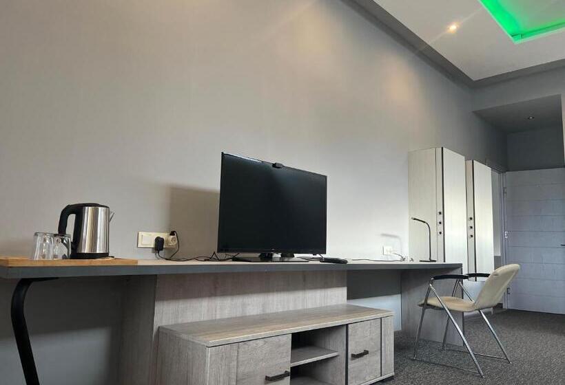 اتاق استاندارد با تخت بزرگ, Kent Hotel & Restaurant Kent Beach