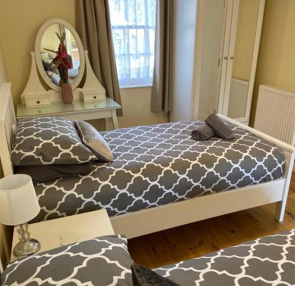 Quarto Triplo Estandar, Ashton Gate Mews