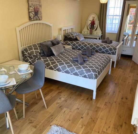 Quarto Triplo Estandar, Ashton Gate Mews