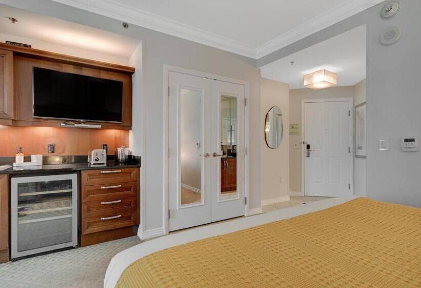 バルコニー付きスタンダードステューディオ, Studio Suite 25th Flr Mgm Signature Balcony Strip View