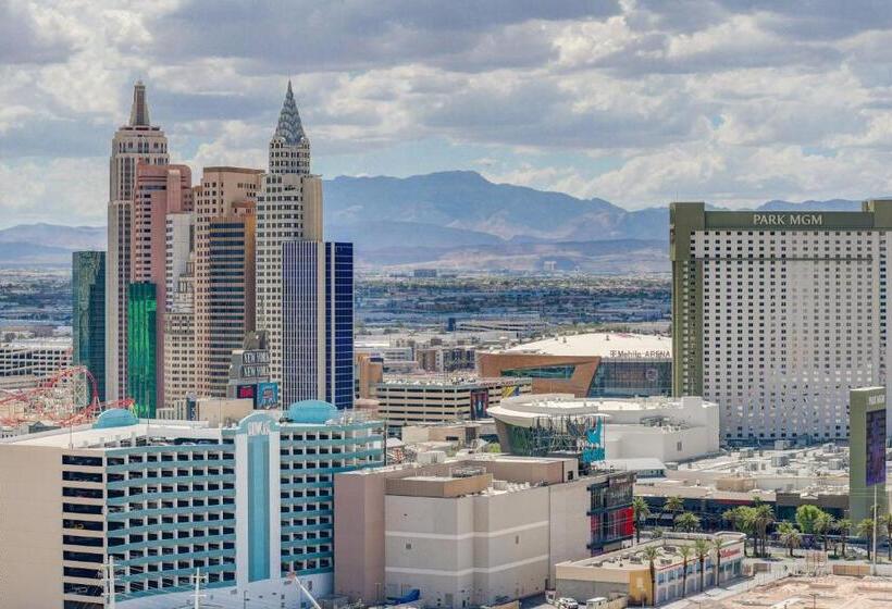 バルコニー付きスタンダードステューディオ, Studio Suite 25th Flr Mgm Signature Balcony Strip View