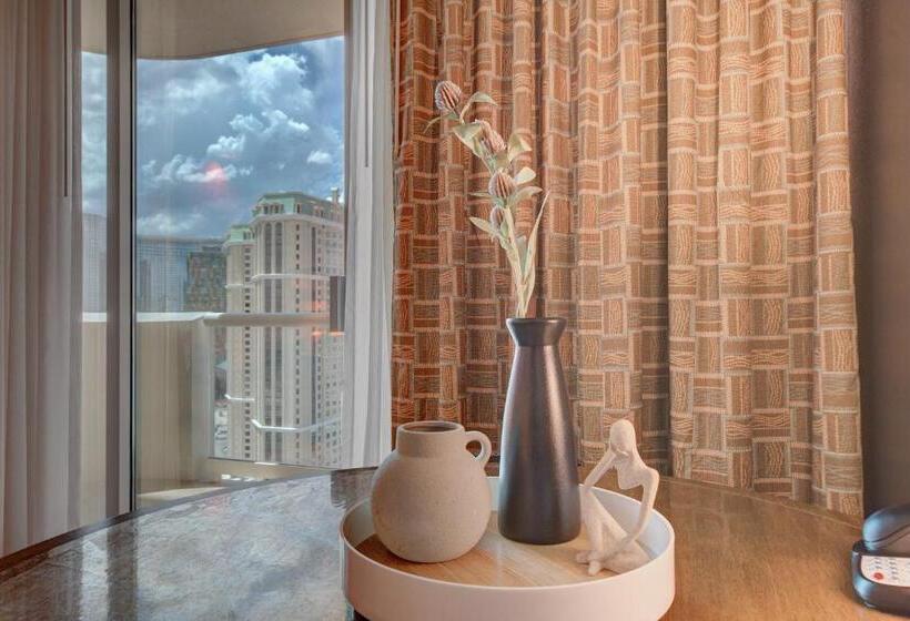 バルコニー付きスタンダードステューディオ, Studio Suite 25th Flr Mgm Signature Balcony Strip View