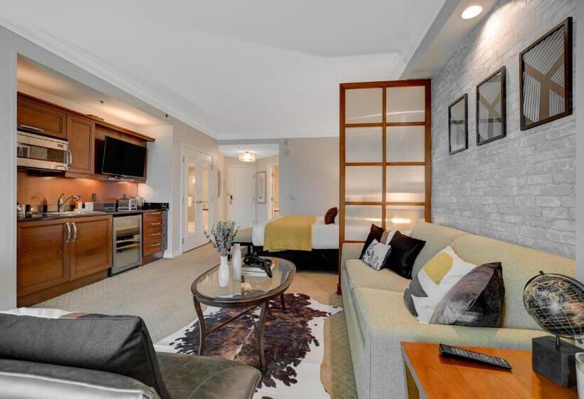 バルコニー付きスタンダードステューディオ, Studio Suite 25th Flr Mgm Signature Balcony Strip View