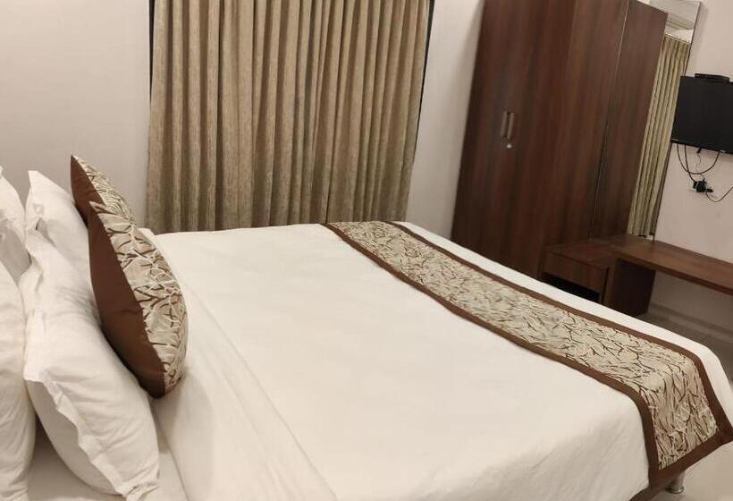 行政套房, Chandanvan Club & Resort