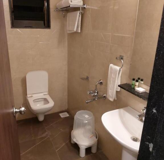 Президентский Люкс, Chandanvan Club & Resort