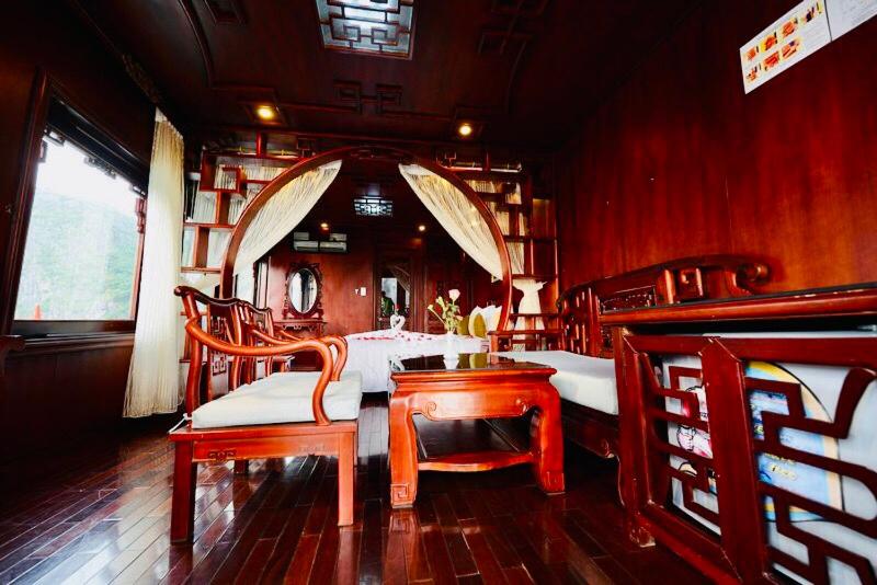 Deluxe Suite Sea View, Majestic Legend Cruise