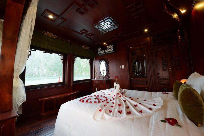 Deluxe Suite Sea View, Majestic Legend Cruise