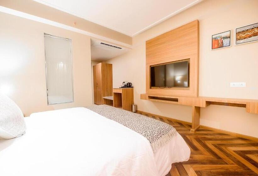 חדר סטנדרט עם נוף, Naturevilas Sarovar Portico Centrally Heated