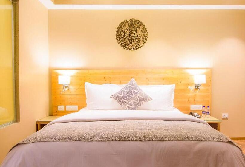 חדר סטנדרט עם נוף, Naturevilas Sarovar Portico Centrally Heated