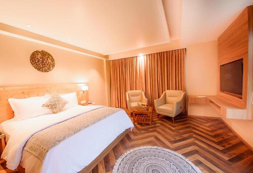 غرفة قياسية ذات إطلالة, Naturevilas Sarovar Portico   Centrally Heated