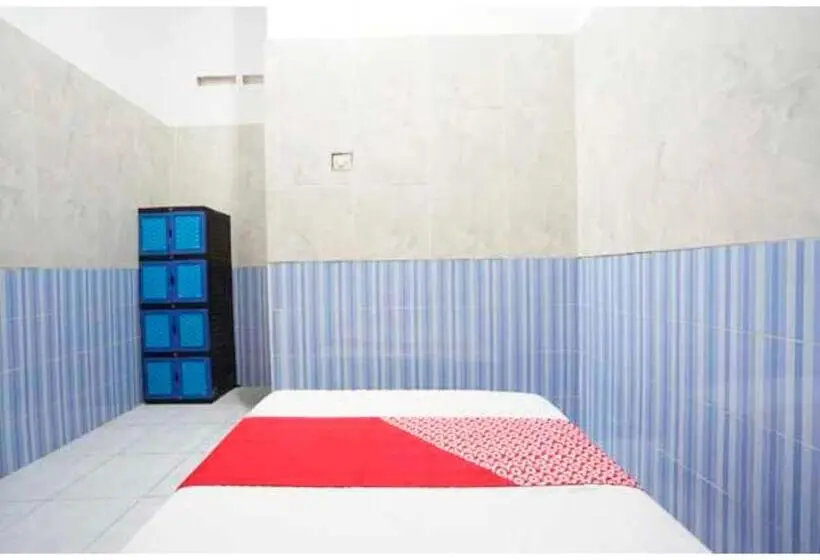 キングサイズベッドのデラックスルーム, Oyo Life 93061 Kost Vicky Syariah