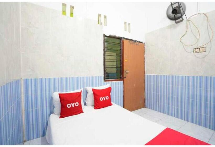 스탠다드 룸 킹사이즈 침대, Oyo Life 93061 Kost Vicky Syariah