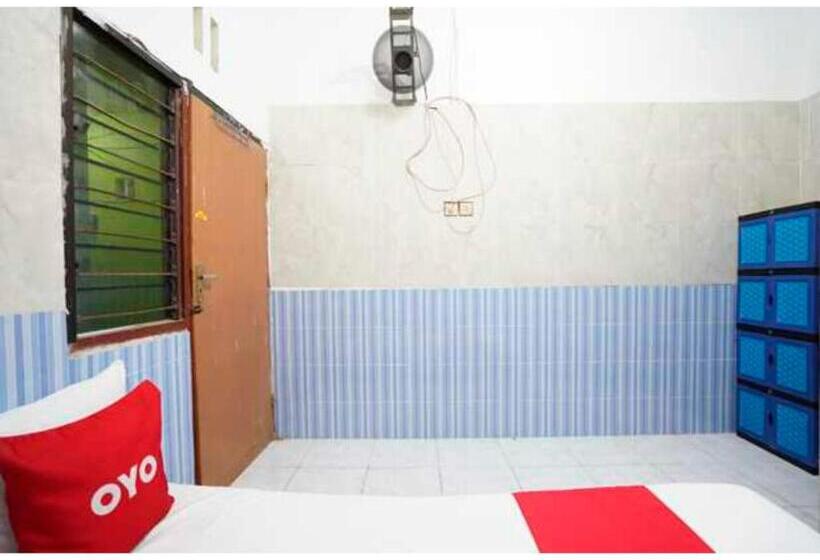 스탠다드 룸 킹사이즈 침대, Oyo Life 93061 Kost Vicky Syariah
