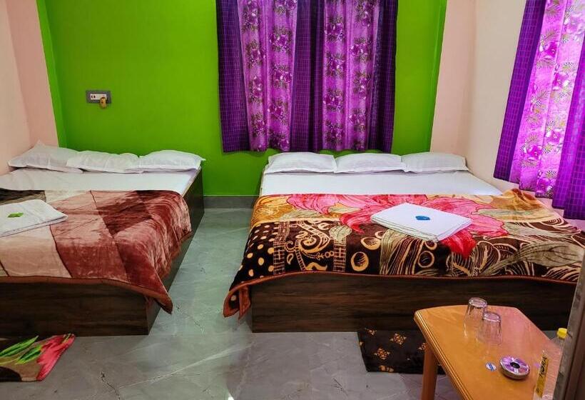 Номер Deluxe, Staymaker Rajdeep Guest House