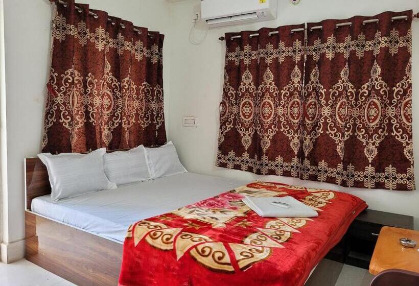 Номер Deluxe, Staymaker Rajdeep Guest House