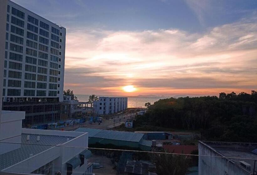 اتاق استاندارد با چشم‌انداز دریا, Light House Motel 978