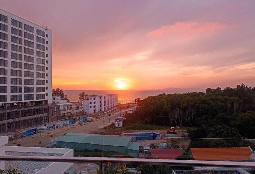 اتاق استاندارد با چشم‌انداز دریا, Light House Motel 978