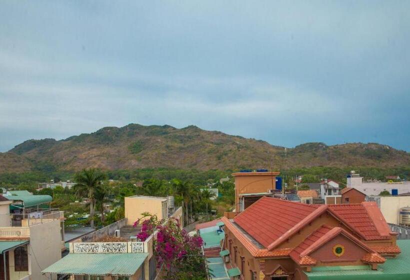 اتاق استاندارد با چشم‌انداز کوهستان, Light House Motel 978