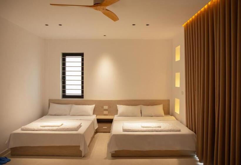 اتاق استاندارد با چشم‌انداز کوهستان, Light House Motel 978