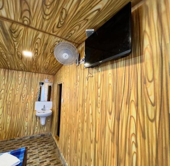 2间卧室的房子, Meghamala Resorts