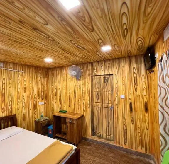 Talo 2 Makuuhuonetta, Meghamala Resorts