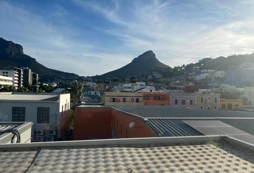 סוויטה משפחתית, M & B Backpackers