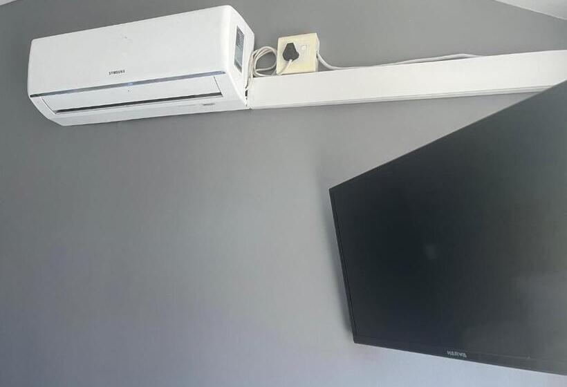 Номер Deluxe, M & B Backpackers