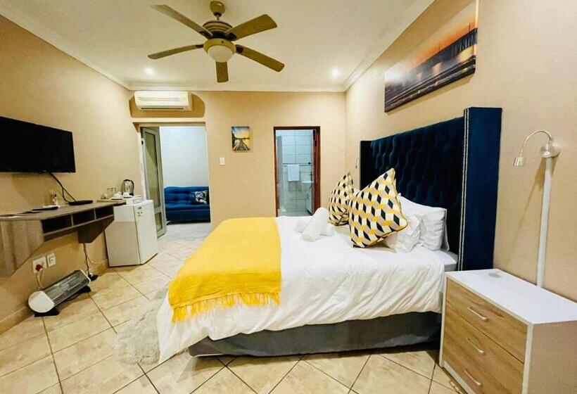 اتاق استاندارد, The Yacht House