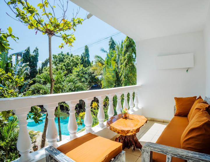 استودیوی لوکس, Seaesta Studio Diani