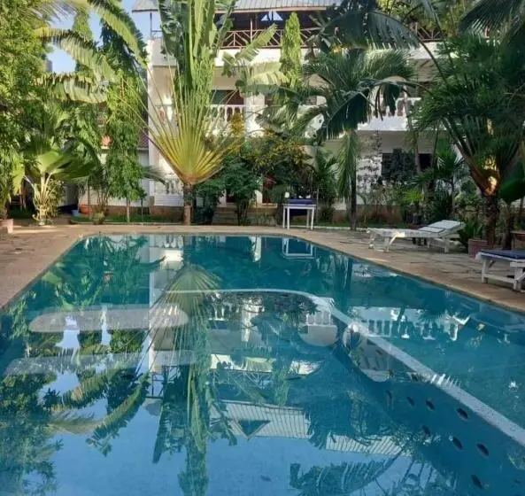 استودیوی لوکس, Seaesta Studio Diani