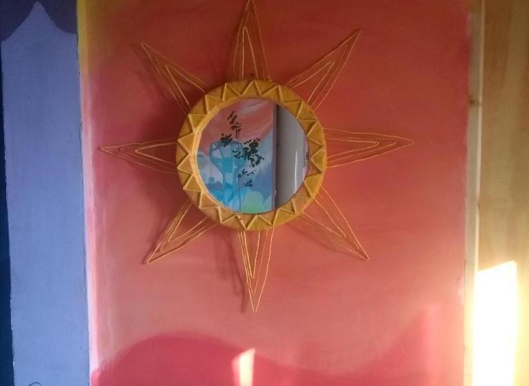 Номер Стандарт Трехместный, Hendoku Yaku