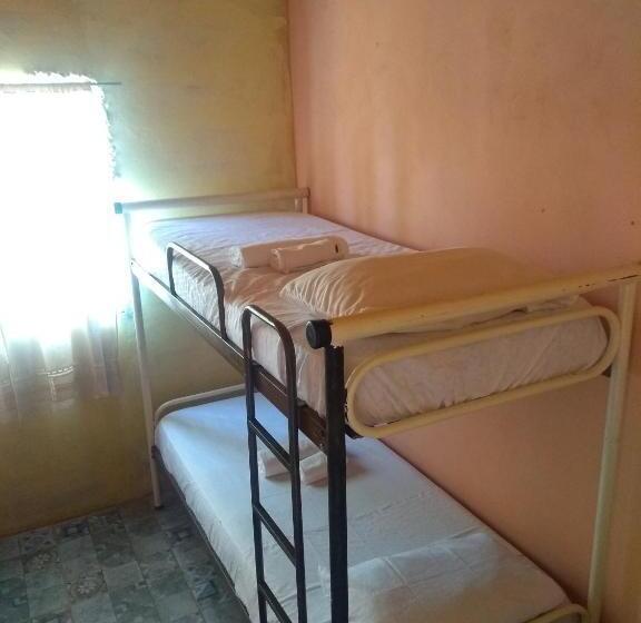 Номер Стандарт Трехместный, Hendoku Yaku